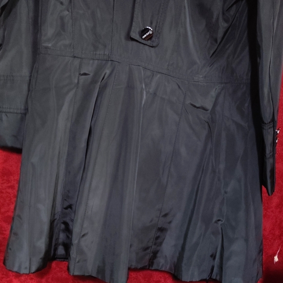 Stylish Black Trench Coat for Women - Picture 2 of 5